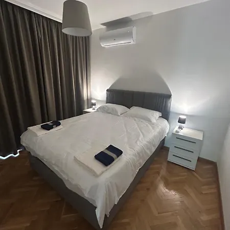Pirin 30 2br In Citycenter Apartamento Varna