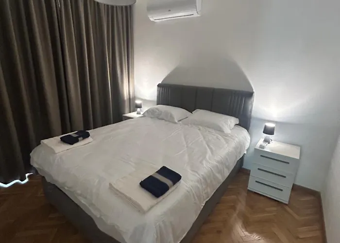 Pirin 30 2br In Citycenter Апартаменты Варна